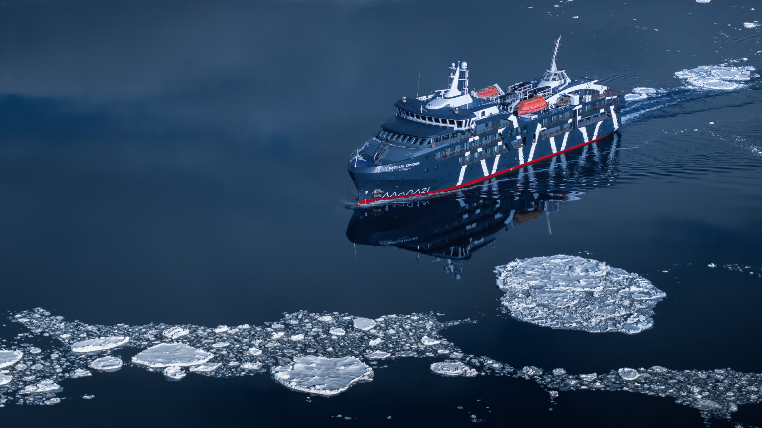 26/27 Classic Antarctica Air-Cruise 8-Day Adventure-Magellan Explorer